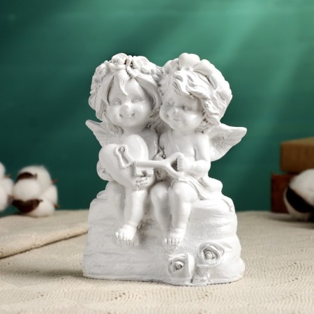 Figure "Angels with the heart on the lock" White, 15x11cm-1