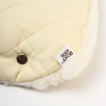 The coupling for the stroller is quilted Elegante, color: Milk-3