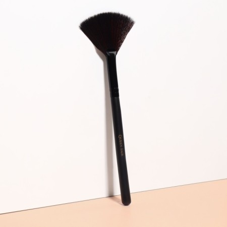 Makeup brush, fan, 16.5 (+/- 1) cm, black color-1