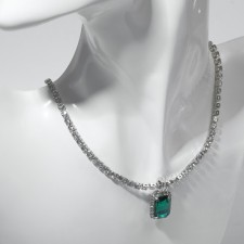 The necklace 