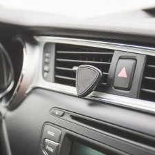 Magnetic phone holder, deflector