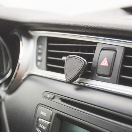 Magnetic phone holder, deflector