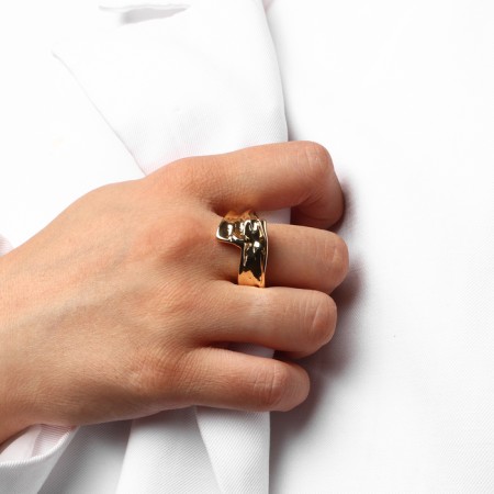 Ring Metal "Trend" is crumpled, wide, the color of gold, dimensionless-3