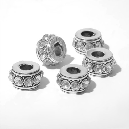 Separator "path", white color in black silver-1