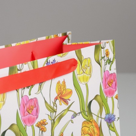 Package Gift Laminated Horizontal, packaging, “Happy March 8”, ML 27 x 23 x 11.5 cm-3