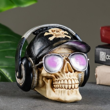 Pigger "Skull, cheerful Roger" black cap, 15.5x16x13cm