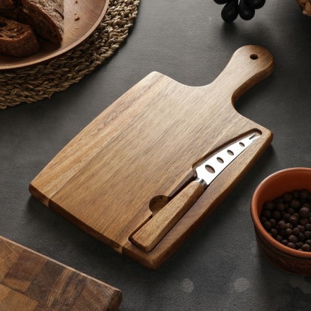 Set for supplying cheese shape, knife, board