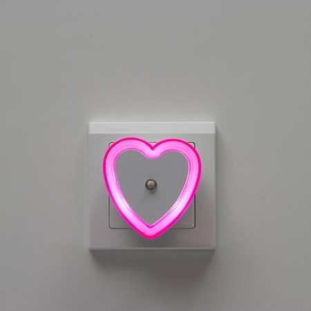 Ночник LED "Сердце" реагирует на темноту 6,5х6,5х2,5 см RISALUX-6
