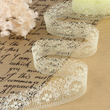 Capricon lace, 40 mm × 10 ± 1 m, vanilla color