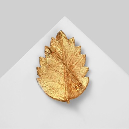 Alder's “leaf” brooch, sea of ​​sea in matte gold-1