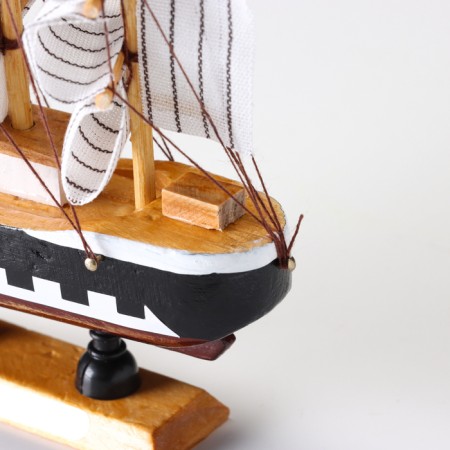 Souvenir Small Small Small "Pharaoh", black sides, cabins, 3 masts, white sails in stripes-2