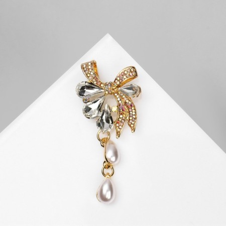 Brooch "Flower dew", the color of the rainbow-white in gold