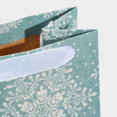 A package for a bottle of "love and happiness", 13 x 35 x 10 cm, New Year-4