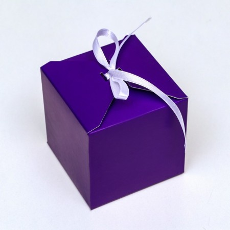 The box is folding, square, purple, 8 x 8 x 8 cm,-1