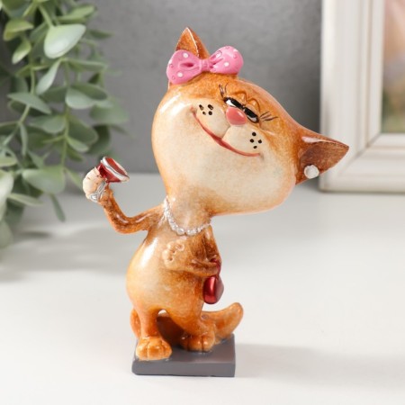 Souvenir Polystone Lak "A cat with a glass" 8.3x6.2x13.8 cm