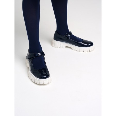 Girls shoes, size 39
