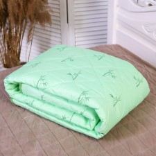 The blanket is a lightweight bamboo, 200x220 cm, weight 1280g, polyester. fiber, 150g/m, polyester