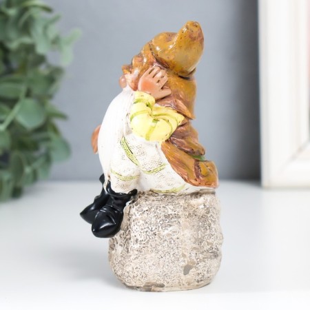 Polystone souvenir "Dwarf in an orange cap on a stone" 11x6.2x5.7 cm-3