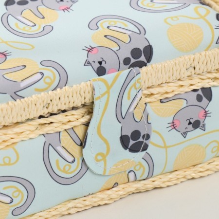 Casket for needlework "kittens on balls" 18x12x9.5 cm-1