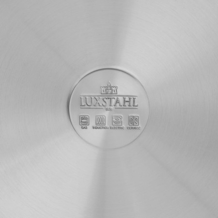 Pan, 9 l, d = 28 cm, h = 17.5 cm, metal cover, triple bottom, induction-6