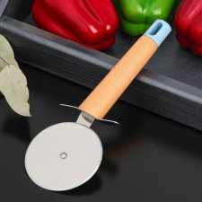 Knife for pizza and dough Magistro Heaven Wood, D = 7.5 cm, beige color