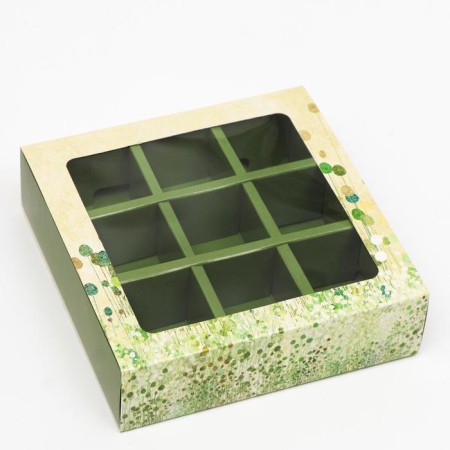Box for 9 sweets with a shell "Greens" with a window 14.5 x 14.5 x 3.5 cm
