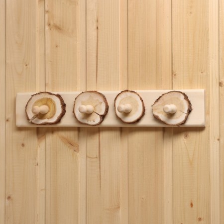 Hanger with juniper 4 hooks