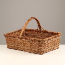 A basket with a high pen, 40x31x25 cm, rattan
