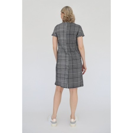 The dress is straight with a belt included, size 42-2