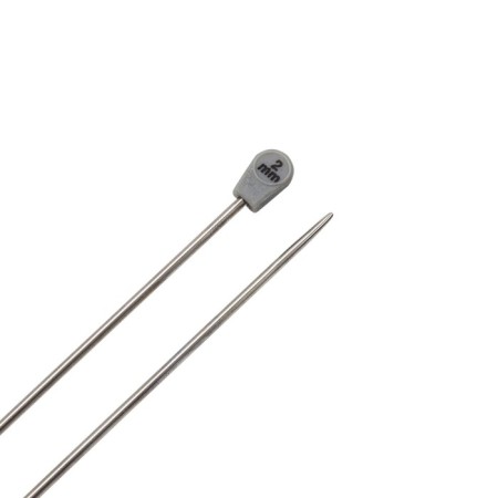 The knitting needles are straight, metal, 35 cm/2.0 mm-2