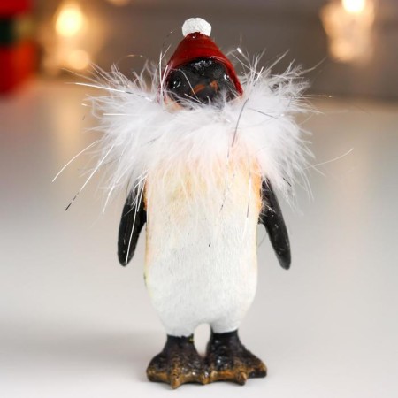 Polystone souvenir "Penguin in a hat with a pompom" Pooh 14.5x9 cm