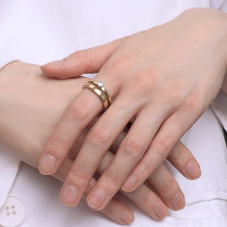 Ring Xuping Burning, white color in gold, size 17-1