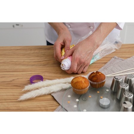Confectionery set 12 items: 8 nozzles d = 3.7 cm, adapter d = 4 cm, 3 bag 22 × 32 cm, mix nozzles-10