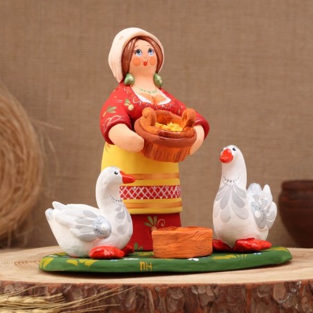Kovrov toy "Baryshnya feeds geese", ceramics