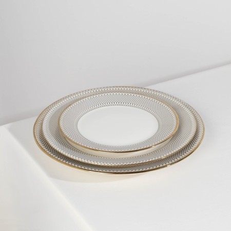 A set of porcelain plates Royal, 3 objects: D = 18/23/25.5 cm, white color-2