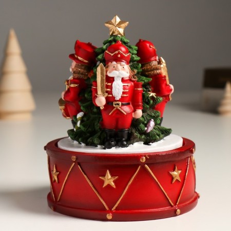Souvenir polystone music is mechanical, the "Nutcrackers at the Christmas tree" are spinning 11x11x14 cm-2
