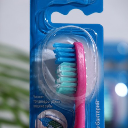 Colgate toothbrush "Expert purity", average stiffness-1