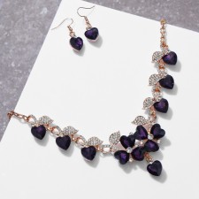 Set 2 objects: earrings, necklace 