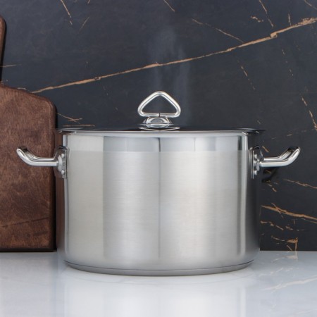 Pan, 9 l, d = 28 cm, h = 17.5 cm, metal cover, triple bottom, induction-7