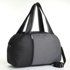 Sports bag with lightning, long belt, external pocket, black color
