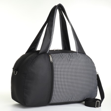Sports bag with lightning, long belt, external pocket, black color