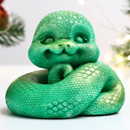 Figure "Snake Taulus" light green, 6x6cm