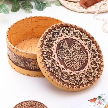 Casket "cones", 18.5 × 18.5 × 8 cm, birch bark-1