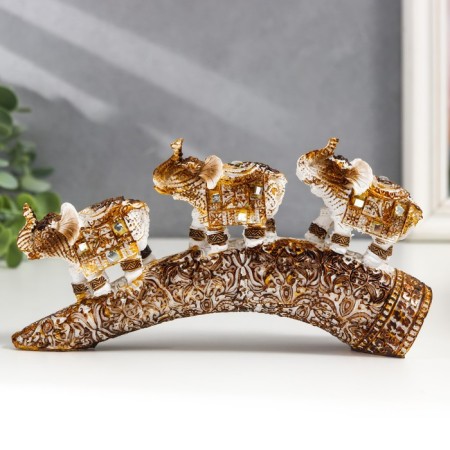 Polystone souvenir "Three white elephants with a blanket from the Arab carpet on the horn" 9x4x17.5 cm-3