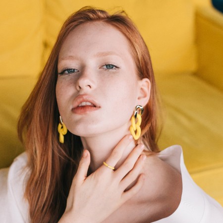 Earrings Plastic "Chain" sofa, yellow color in gold-2