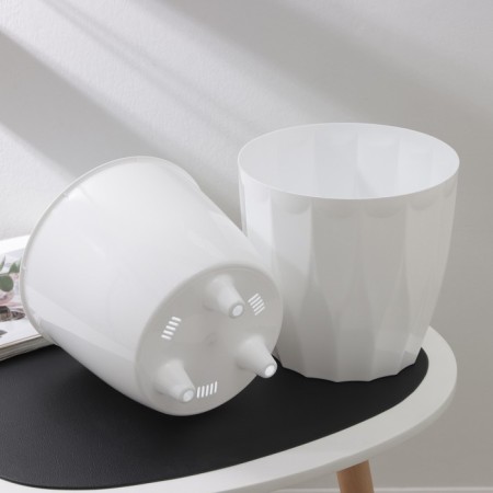 Kashpo for flowers with an insert “flute”, 4.5 l, d = 20 cm, h = 20 cm, white color-2