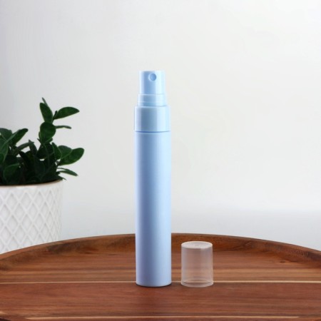 A bottle for storage, with a spray, 20 ml, the color of the blue-3