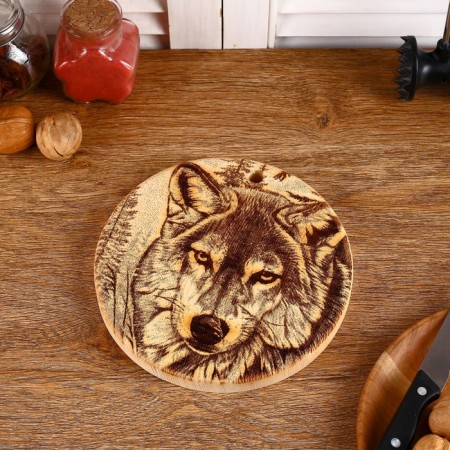 Board from the massif “wolf”, round, 18 × 18 cm No. 240