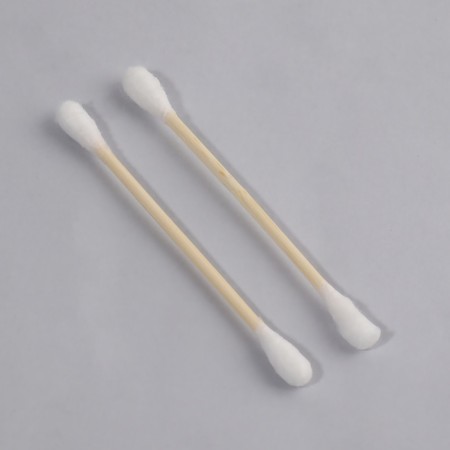 A set of cotton sticks, on a wooden basis, 7 cm, in a plastic organizer, 200-5