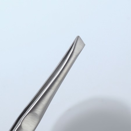 Pinzet begged, 9 cm, on a blister, matte silver color, 092-4